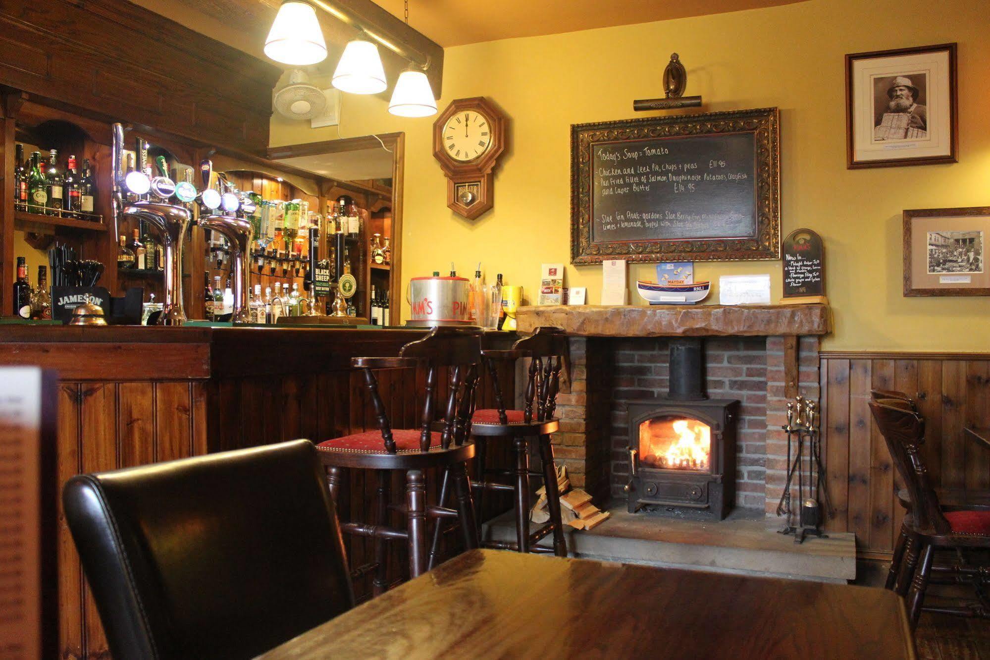 Mallyan Spout Hotel Goathland Kültér fotó